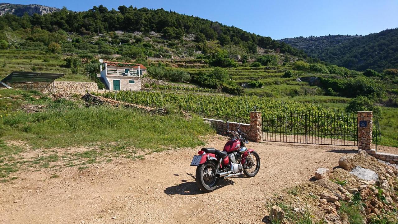Holiday Home Vineyard House Bol Eksteriør bilde
