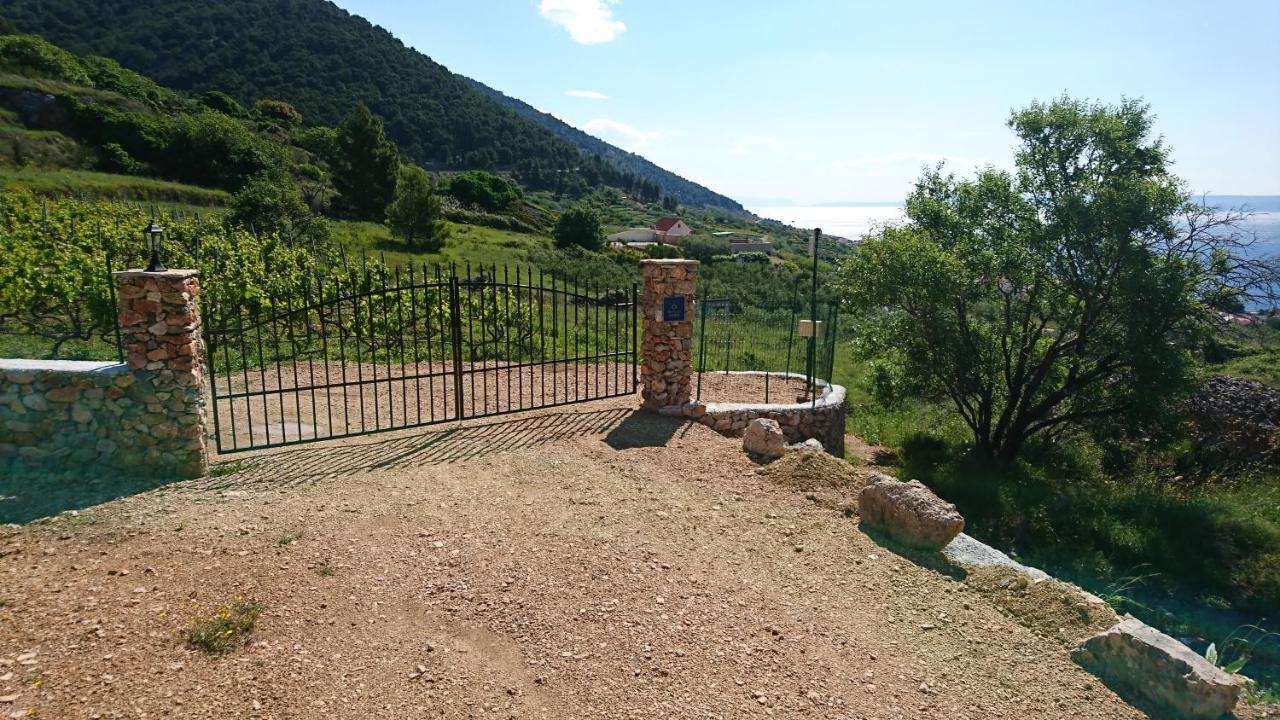 Holiday Home Vineyard House Bol Eksteriør bilde